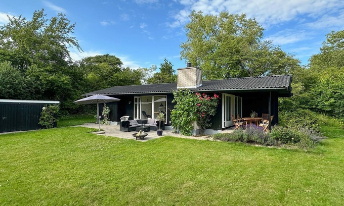 Holloselund House | Nice home in Tisvildeleje with WiFi