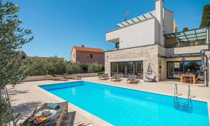 Valtura House | Nice home in Valtura with sauna
