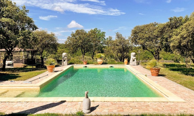 Venasque House | Nice home in Venasque with kitchen