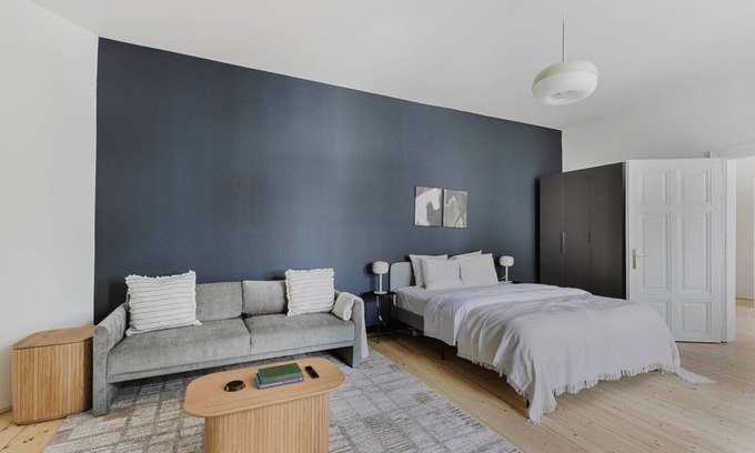 Weißgerber Apartment | Nice Landstraße Studio w/Washer & Balcony, by Blueground