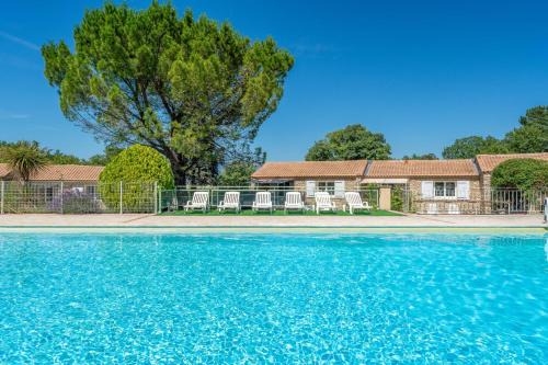 La Roque-sur-Pernes House | Nice provencal cottage in a tourist residence