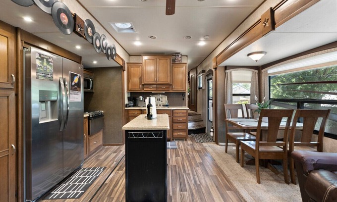 Disston Heights House | Nice spacious RV queen bed plus rollaway twin mattress