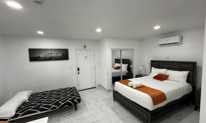 Rancho Oakey Apartment | Nice studio