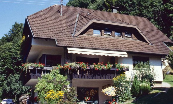 Ottenhofen im Schwarzwald Apartment | Nichtraucher-Ferienwohnung mit 90qm, 1 Schlafzimmer, 1 Wohn-/Schlafzimmer, für maximal 4 Personen