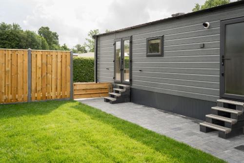Heinkenszand Ski Chalet | Nieuw chalet in Zeeland met omheinde tuin & airco VP089