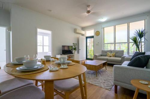 Nightcliff Apartment | Nightcliff Retreat: Stylish 2BR Apt Near Foreshore