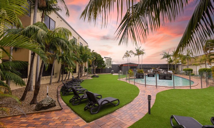 Mermaid Waters Hotel | Nightelier Mermaid Waters