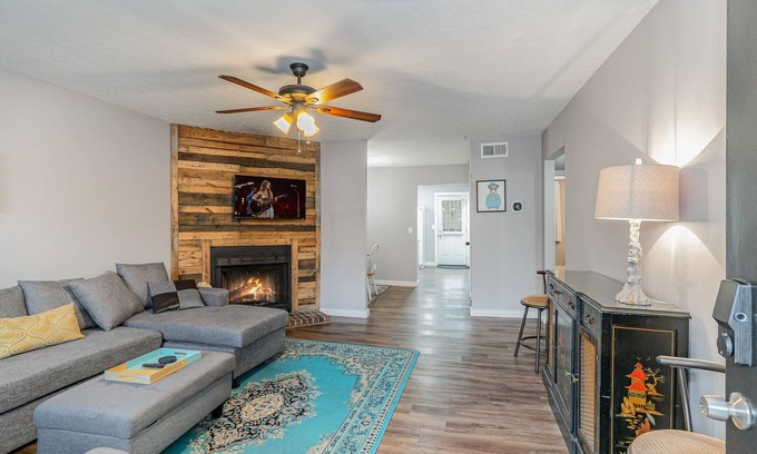 Nashville House | Nighthawk-2 Bedrooms-Minutes to Geodis Park