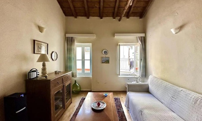 Pagondas House | Nightingale Pagondas