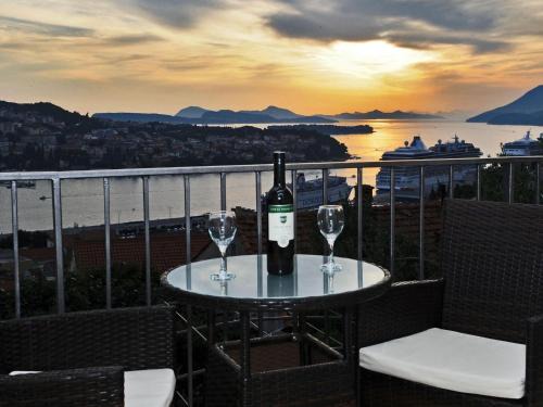 Gruz Apartment | Nika Family Apartments - Comfort Studio Apartment with Balcony and Sea View A4