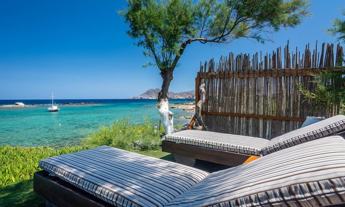 Apollonia House | Niki Savvas Studio & Suites