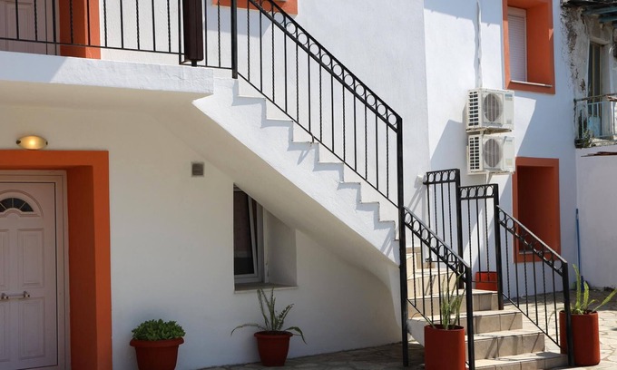 Keramidi Apartment | Nikolaou Apartments Ground Floor