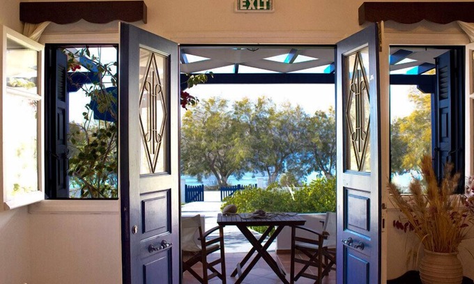 Adamas House | Nikos Sea view apts Milos