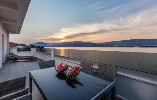 Arbanija House | Nine-Bedroom Holiday Home In Arbanija