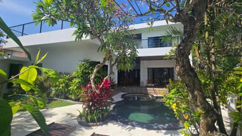 Tanjungbenoa Villa | Nipper Benoa - 4BR Beach Front Sunset Villa