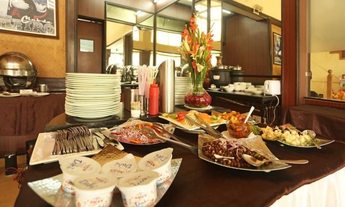 Noida Hotel | Nirula's Hotel