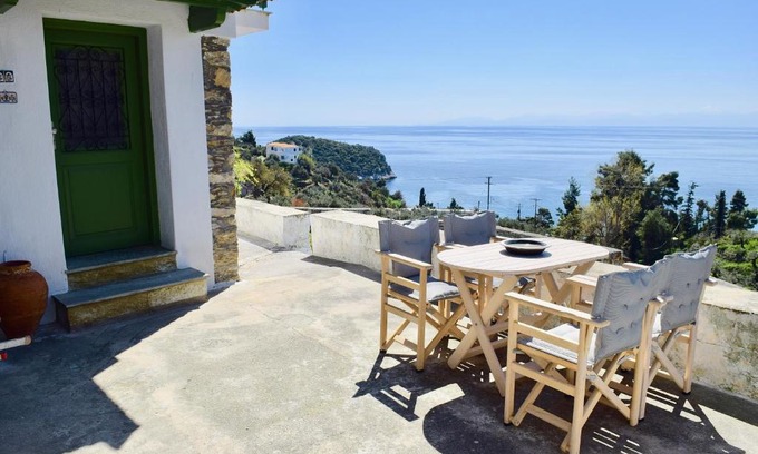 Stafylos House | Nisaia