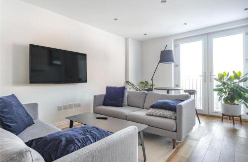 London Borough of Bromley Apartment | No.1 Universal House - Double Bedroom Apartment