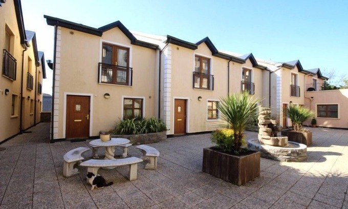 Clifden Apartment | No 2 Clifden Court