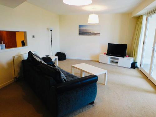 Paisley Apartment | No 2 - Modern 2 Bed Apartment Close to Gla Airport & M8