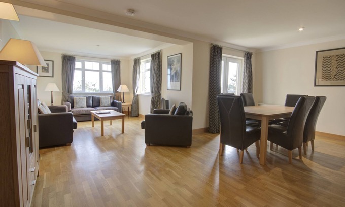 Brora Apartment | No.2 The Links is a gorgeous ground floor apartment located at the heart of the rural village, Brora