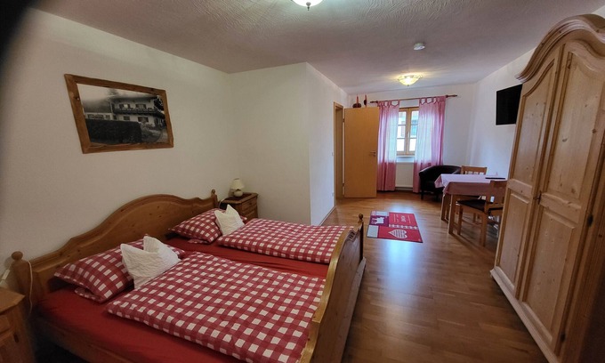 Grassau Apartment | No 4 double room - for 1-2 persons, shower/WC