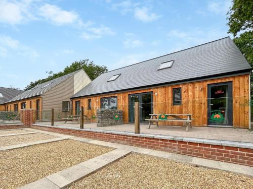 Foxley House | No 4 Squirrels Nest-Uk44305