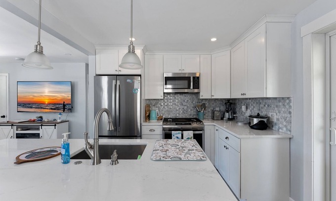 Del Haven House | No Pets~Sparkling Clean~Linens~Short Walk To Bay!