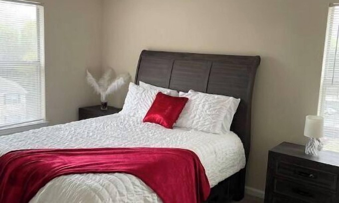 Stockbridge Apartment | No Place Like Home