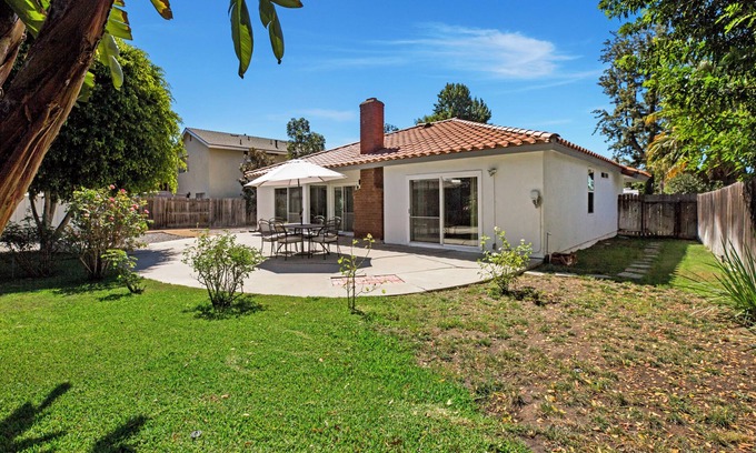 Mission Viejo House | No Stairs w/Yard & EV Charger (Olive Perch)