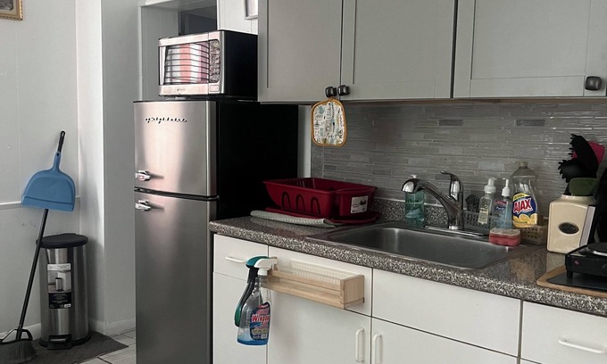 Delair Apartment | No steps/ Jefferson Torresdale Hospital, Abington, Cooper, Jeans, Holy Redeemer