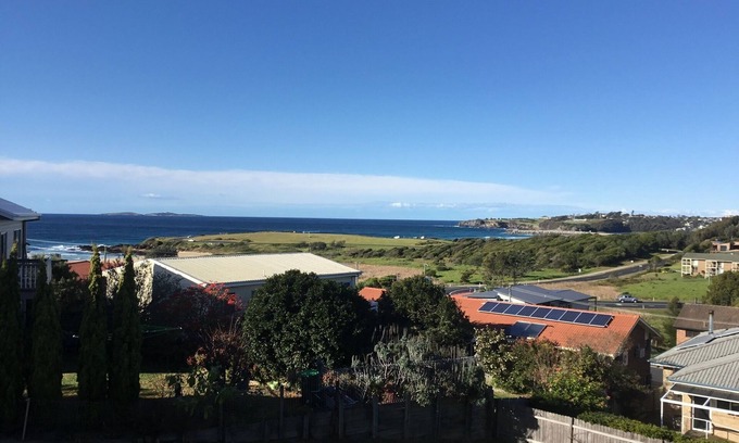 Kianga House | No11 Sunnyside Holiday Home