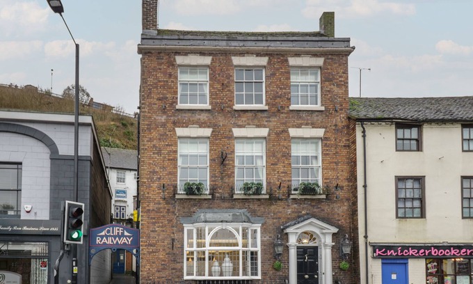 Bridgnorth Cottage | NO3 ON THE SEVERN, family friendly, with a garden in Bridgnorth