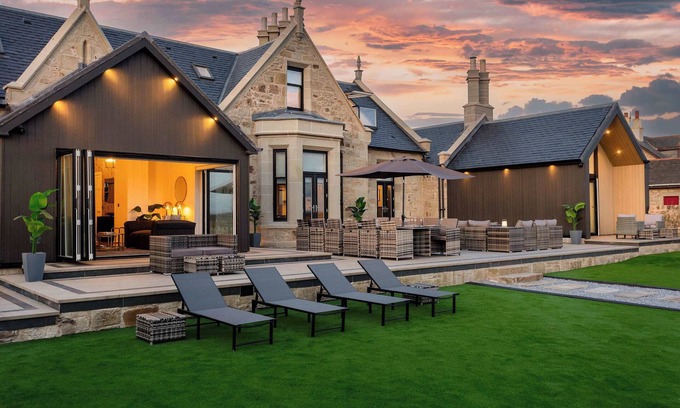 Troon House | No36 South Beach Summ