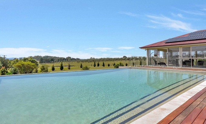 Allandale House | Noble Willow Estate Lovedale. Super Spacious, with views and pool
