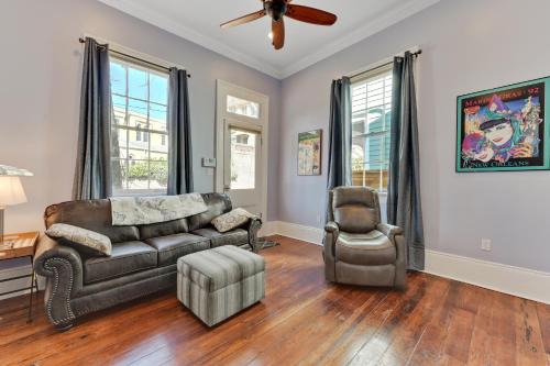 Lower Garden District Apartment | NOLA Cottage