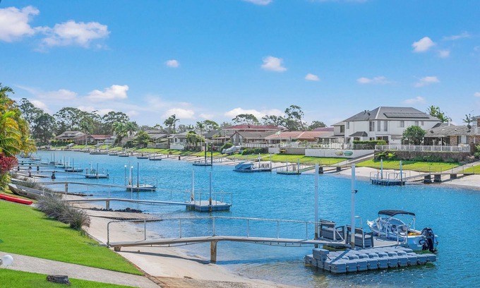 Port Macquarie House | Noojee, Stunning waterfront property on the canals