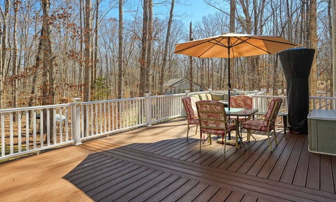 Livingston House | Noranda Haven- Water Access, Boat Launch, Kayaks