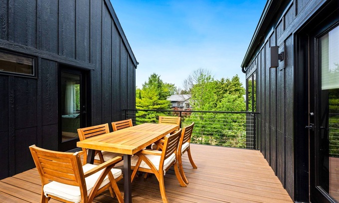 Egg Harbor Apartment | Nordica Loft-Walk to Egg Harbor
