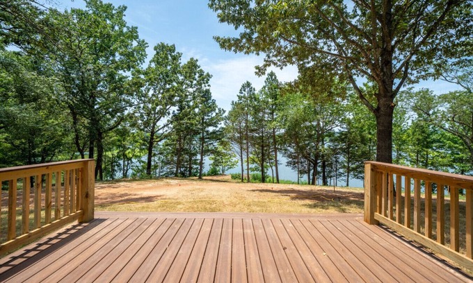 Russellville House | Nordin's Lake House Newly Renovated, Peaceful Lakefront Hideaway on Delaware Bay, Sleeps 10