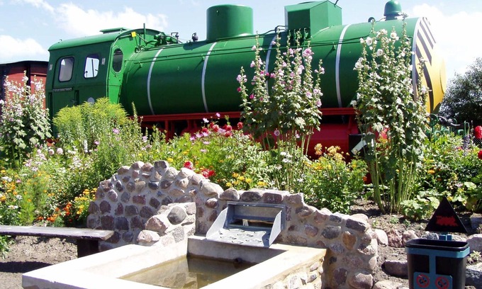 Pasewalk Cottage | Nordische Märchen - Däumelinchen 13 - Zz lokschuppen Pasewalk-erlebnisübernachtung im Schlafwagen