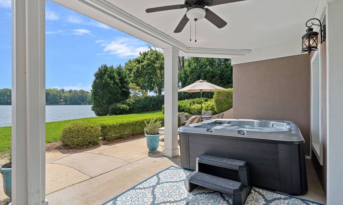 Troutman House | Norman Keys by SoCharm | Big Lake Views