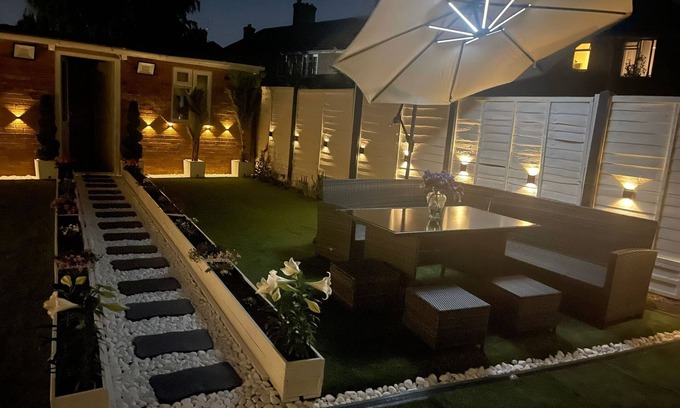Townfield House | North Avenue Guest House Ltd, Heathrow Airport-Free Parking