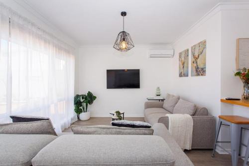 North Beach Apartment | North Beach Nest - Walking Distance to North Beach