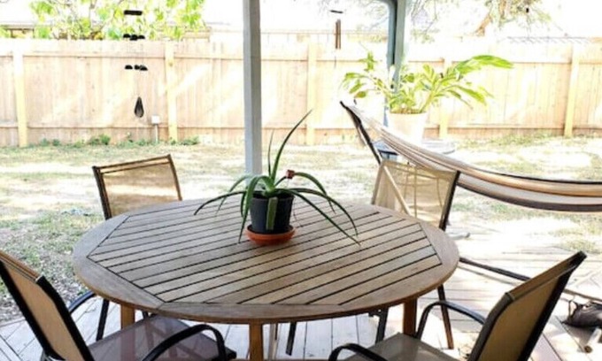 North Austin Civic Association House | North Central Comfort! Close to Downtown-UT-Domain-Q2 Stadium Pet-Kid Friendlyn