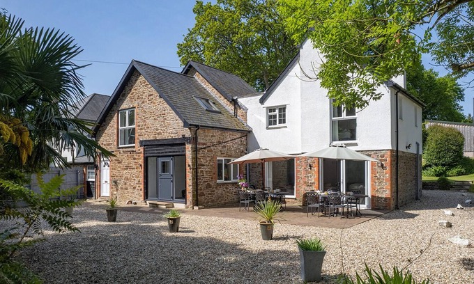 Barnstaple House | North Devon, pet-Friendly, 6 Bedroom House on 41 Acre Private Country Estate