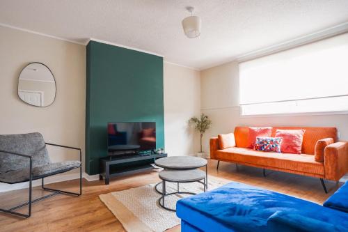 Clydebank Apartment | North Elgin Apartment
