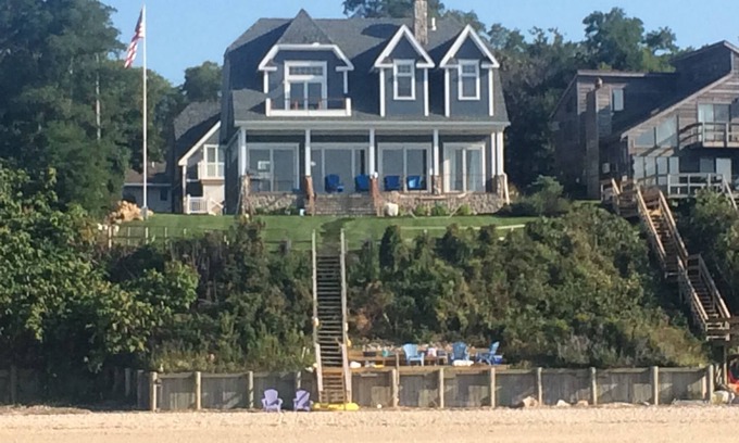 Northville House | North Jamesport Sound front beach house