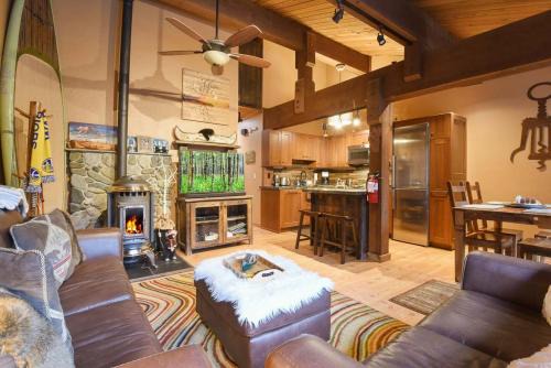 Olympic Valley House | North Lake Tahoe Alpine Retreat 5 Min to Skiing