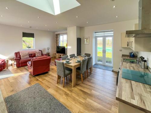 Perth House | North Lodge